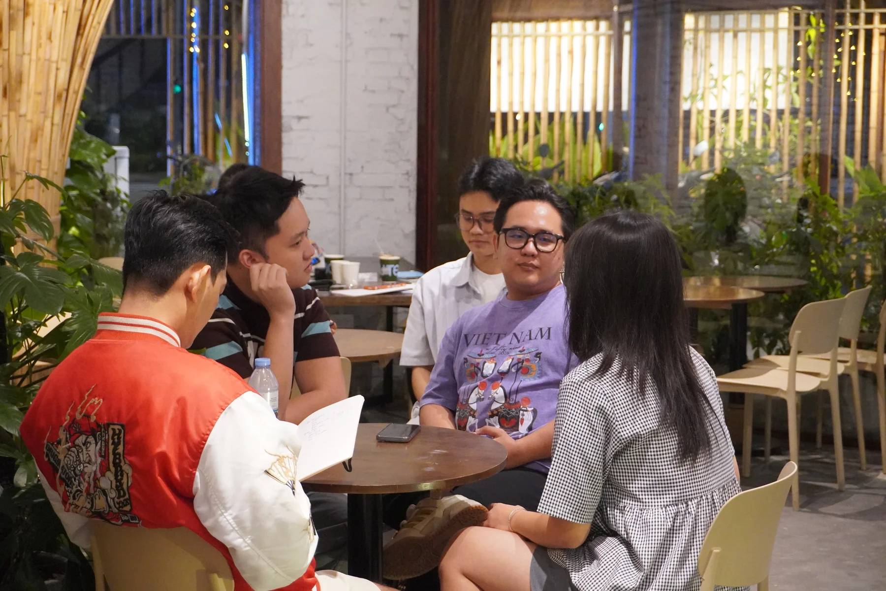 Discussing cultural research with Tôn Thất Minh Khôi.